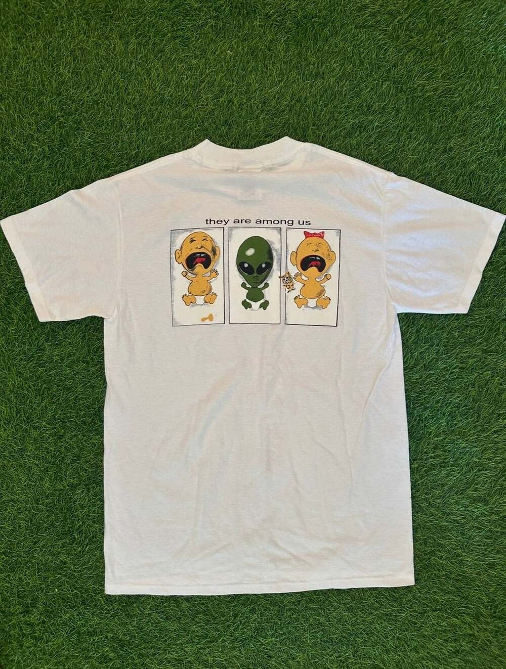 Tultex Visitor X T-Shirt Medium Vintage White Alien They Are Among Us